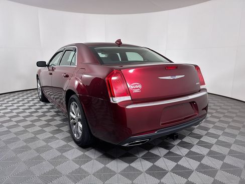 Used 2017 Chrysler 300 Limited w/ Value Package AWD/4WD image 18