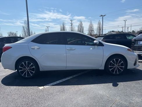 Used 2017 Toyota Corolla SE w/ SE Premium Package image 4