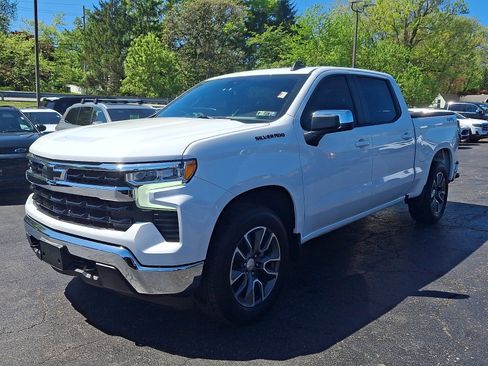 Used 2024 Chevrolet Silverado 1500 LT AWD/4WD image 3