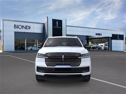 New 2025 Lincoln Navigator Reserve AWD/4WD image 6