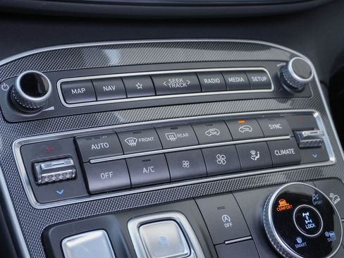 Used 2023 Hyundai Santa Fe SEL w/ Premium Package AWD/4WD image 26