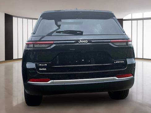 New 2026 Jeep Grand Cherokee Limited w/ Luxury Tech Group II AWD/4WD image 3