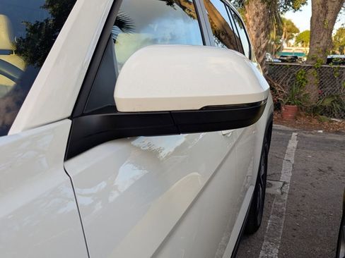 Used 2024 Volkswagen Atlas SE w/ Panoramic Sunroof Package image 6