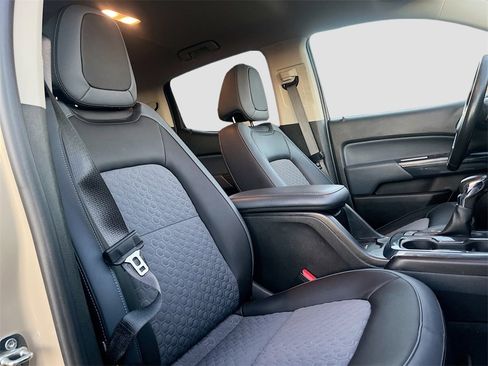 Used 2022 Chevrolet Colorado Z71 image 27