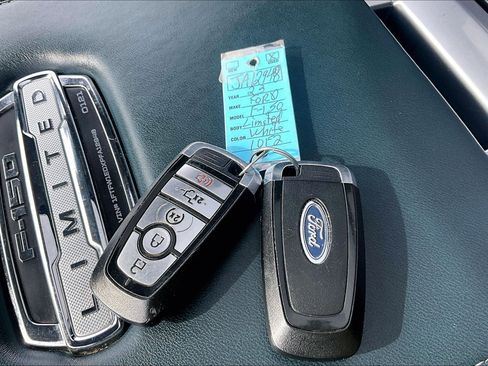 Used 2023 Ford F150 Limited image 9