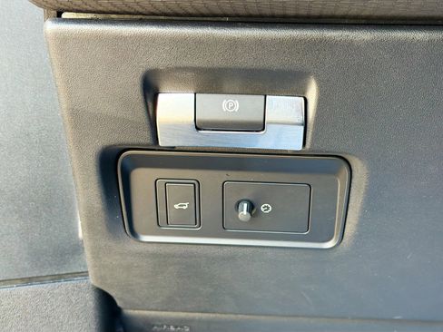 Used 2023 Land Rover Range Rover Evoque S image 34