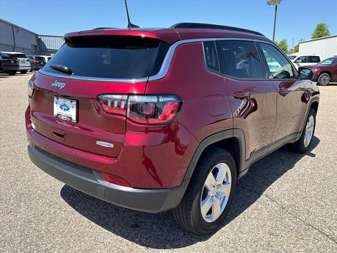 Used 2022 Jeep Compass Latitude AWD/4WD image 5