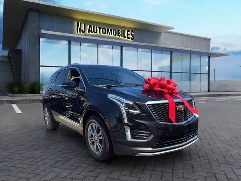 Used 2020 Cadillac XT5 Premium Luxury w/ LPO, Illumination Package FWD image 1