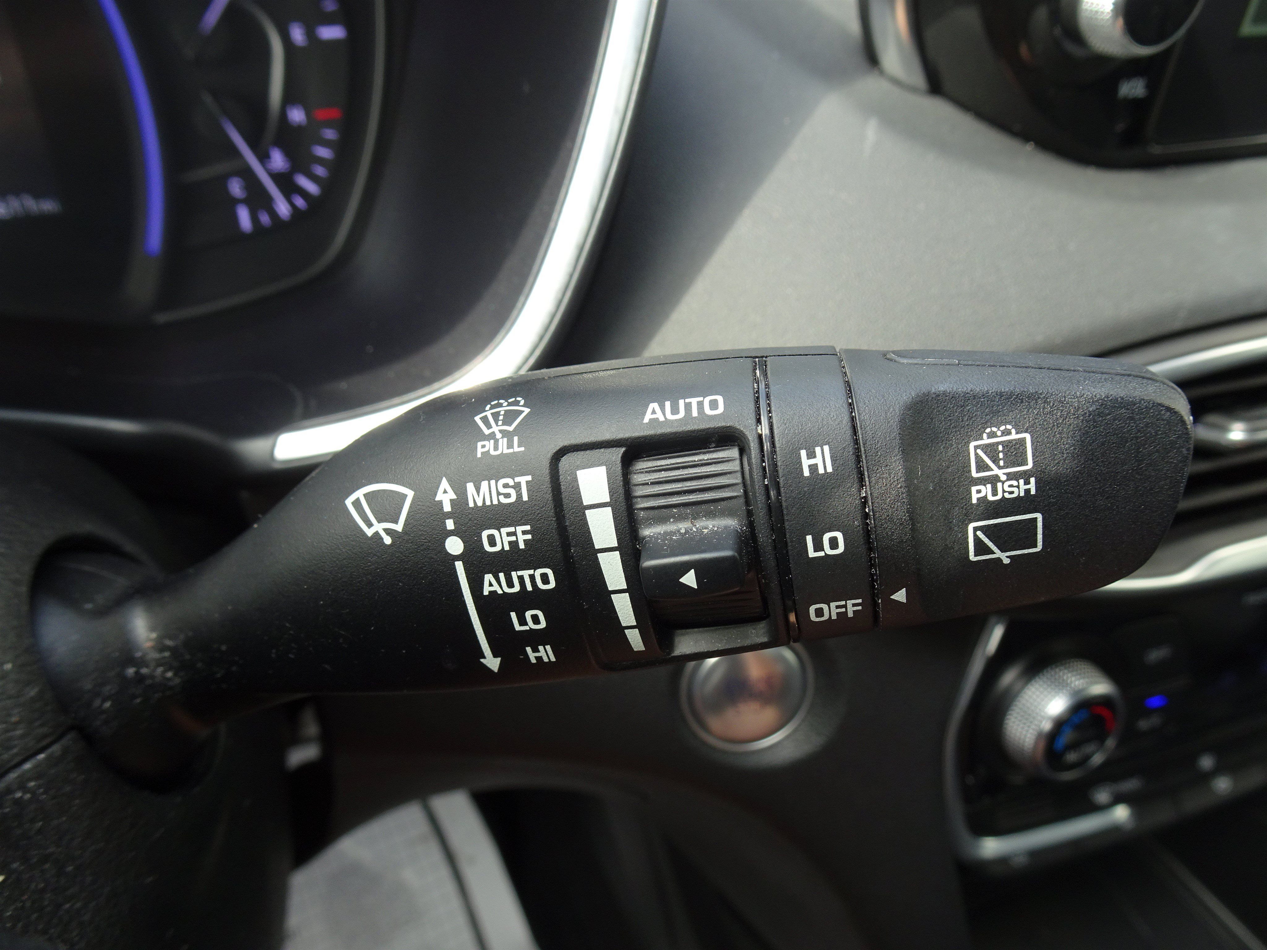 Used 2019 Hyundai Santa Fe AWD image 27