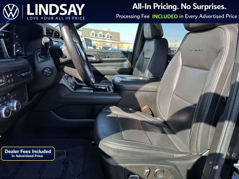 Used 2021 GMC Yukon Denali w/ Advanced Technology Package AWD/4WD image 11