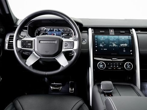 Used 2023 Land Rover Discovery S R-Dynamic image 14