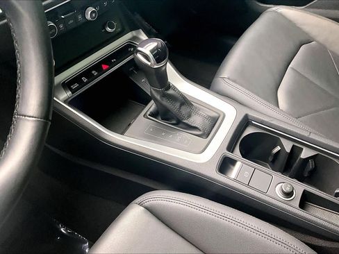 Used 2023 Audi Q3 2.0T Premium w/ Convenience Package image 16