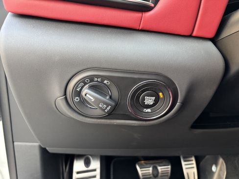 Used 2023 Maserati Levante Trofeo image 35