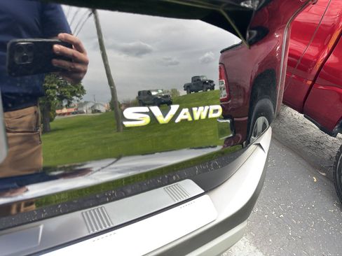 Used 2023 Nissan Rogue SV AWD/4WD image 9