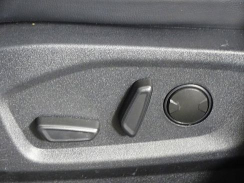 Used 2024 Ford Edge SEL image 19