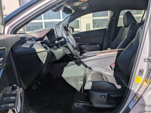 Used 2019 Toyota C-HR Limited FWD image 17