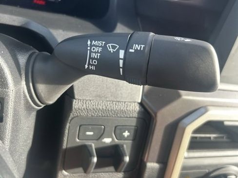 Used 2024 Toyota Tacoma TRD Off-Road image 19