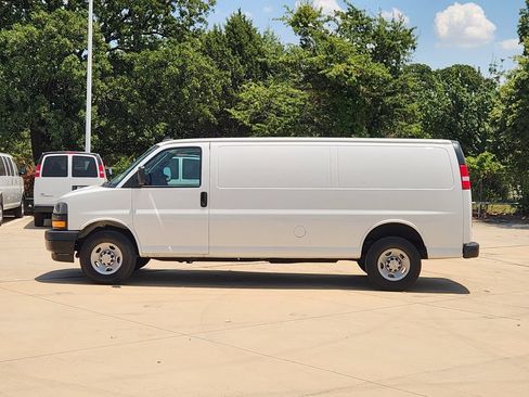 Used 2023 Chevrolet Express 2500 Extended w/ Driver Convenience Package RWD image 4
