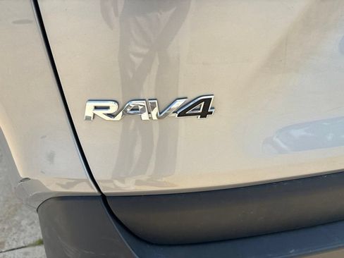 Used 2025 Toyota RAV4 XLE AWD/4WD image 23