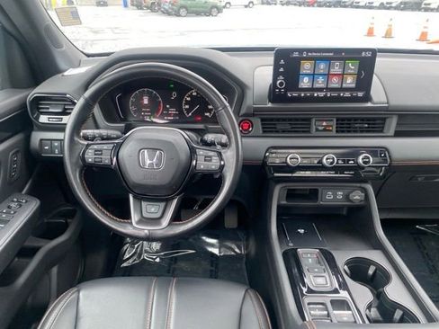 Certified 2023 Honda Pilot TrailSport image 17