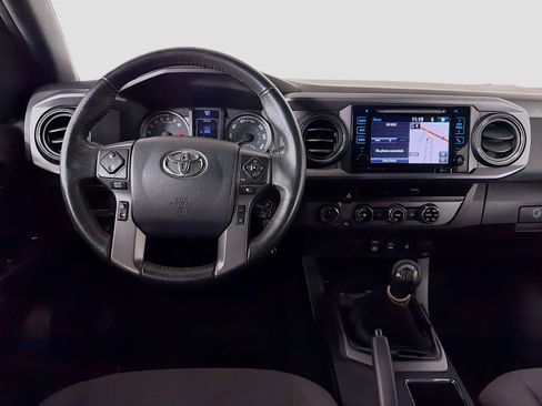 Used 2018 Toyota Tacoma TRD Sport image 23