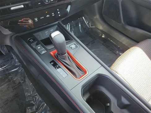 New 2026 Nissan Kicks SR FWD image 10