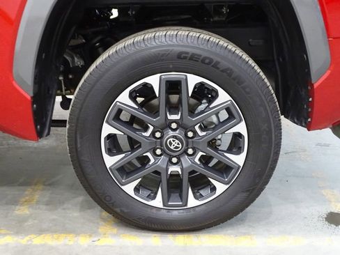 Used 2025 Toyota Tundra Limited image 40