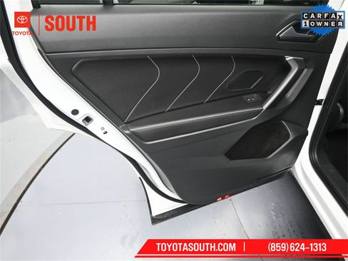 Used 2024 Volkswagen Tiguan SE image 29