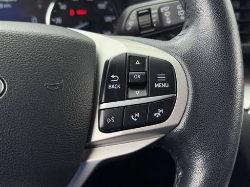 Certified 2022 Ford Explorer XLT w/ Equipment Group 202A RWD image 17