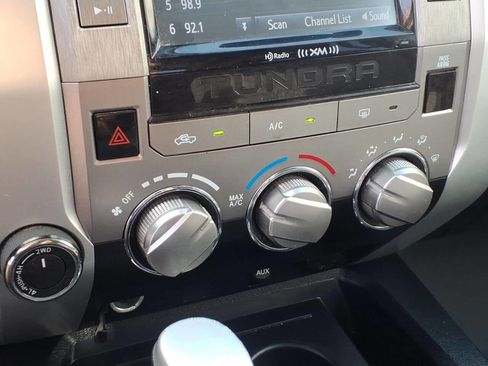 Used 2018 Toyota Tundra SR5 w/ SR5 Upgrade Package image 14