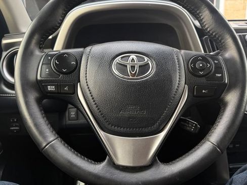 Used 2018 Toyota RAV4 XLE w/ Plus Extra Value Package AWD/4WD image 11