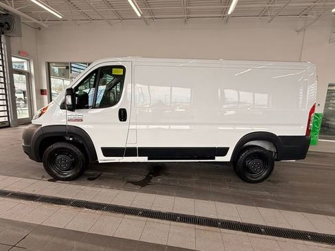 Used 2022 RAM ProMaster 2500 w/ Driver Convenience Group FWD image 6