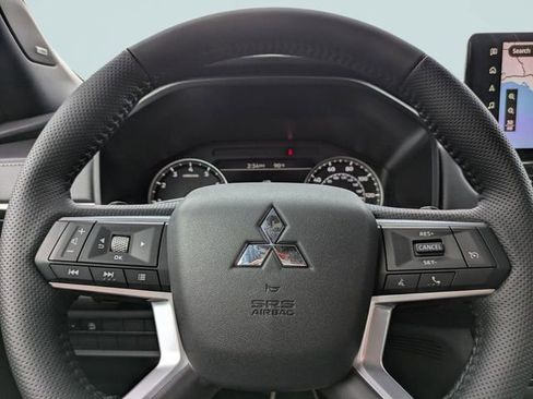 New 2026 Mitsubishi Outlander LE FWD image 29
