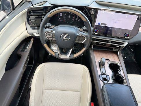 Used 2023 Lexus RX 350 FWD image 17