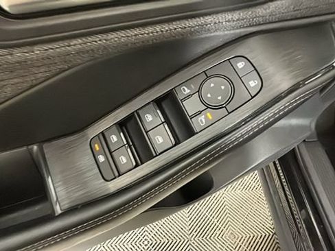 Used 2021 Nissan Rogue SV FWD image 11