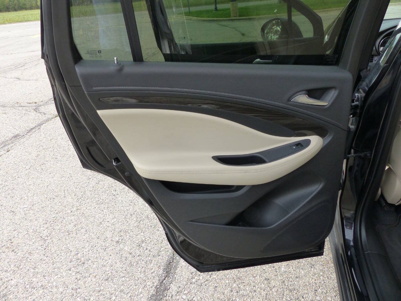 Used 2019 Buick Envision Preferred FWD image 37