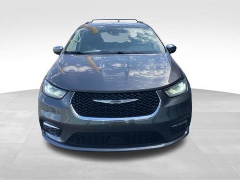 Used 2023 Chrysler Pacifica Limited FWD image 38