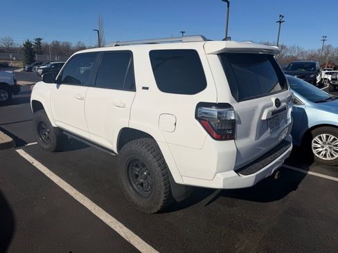 Used 2018 Toyota 4Runner SR5 Premium image 11