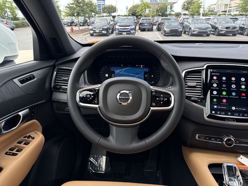 Used 2024 Volvo XC90 B6 Ultimate w/ Protection Package Premier AWD/4WD image 16