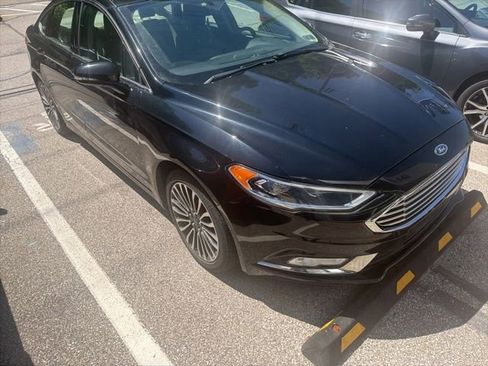 Used 2017 Ford Fusion SE w/ Fusion SE Technology Package AWD/4WD image 10