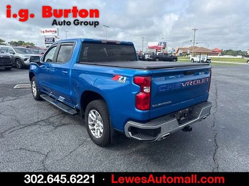 Used 2022 Chevrolet Silverado 1500 LT AWD/4WD image 5