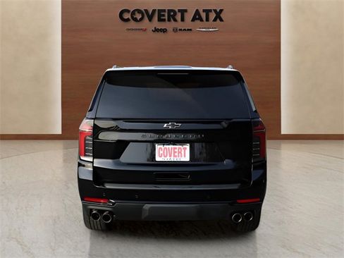 Used 2025 Chevrolet Suburban Z71 image 4