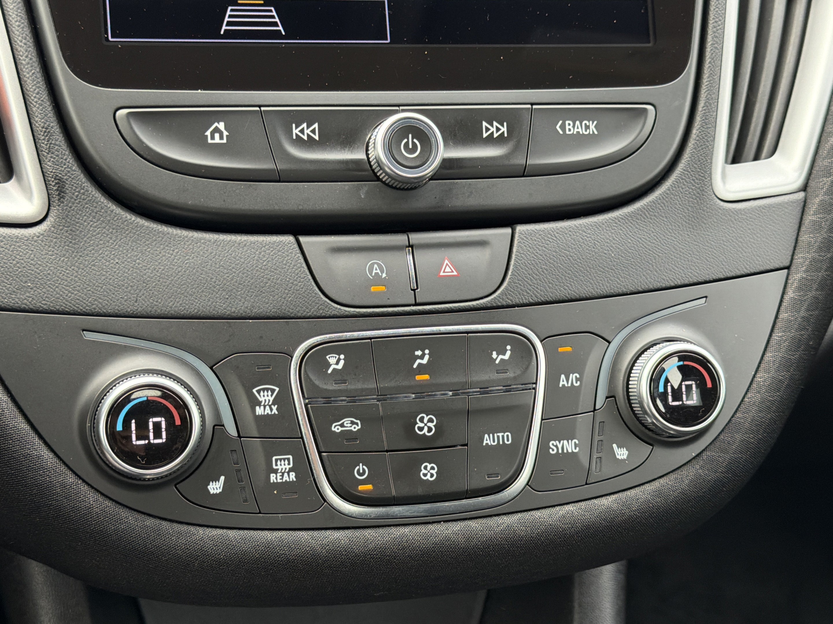 Used 2025 Chevrolet Malibu LT FWD image 19
