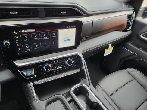 New 2026 GMC Sierra 2500 Denali w/ Denali Reserve Package image 10