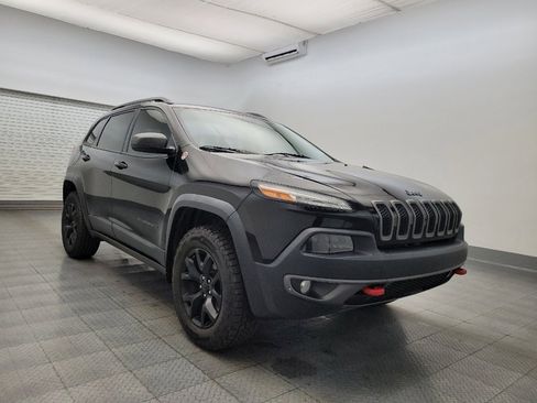 Used 2018 Jeep Cherokee Trailhawk image 13
