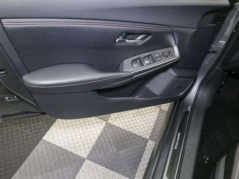 Used 2020 Nissan Sentra SR w/ Premium Package FWD image 39