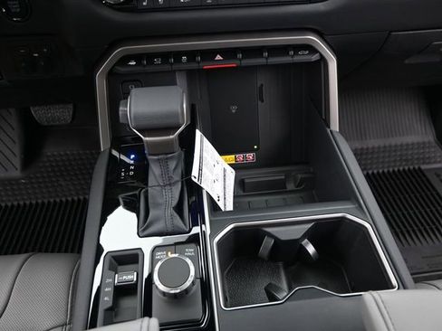 New 2026 Toyota Tundra Limited AWD/4WD image 8