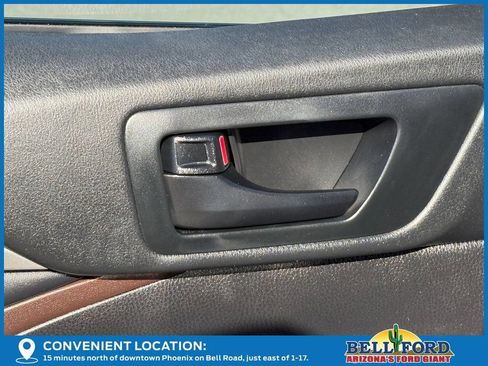 Used 2019 Toyota Highlander Plus w/ Carpet Mat Package (TMS) AWD/4WD image 18