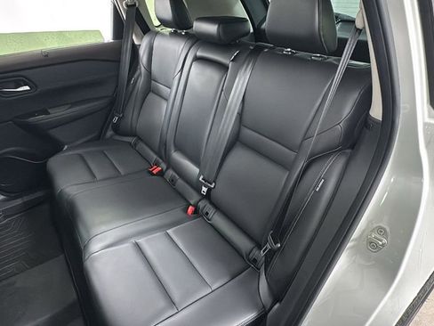 Used 2023 Nissan Rogue SV w/ SV Premium B Package image 12