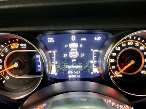 Used 2020 Jeep Wrangler Unlimited Sahara AWD/4WD image 13